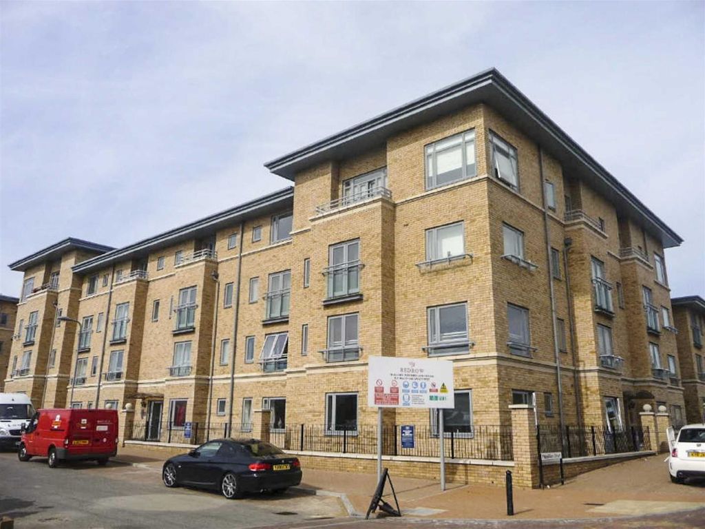 2 bed flat to rent in Fitzwilliam Street, Bletchley, Milton Keynes MK3, £1,200 pcm