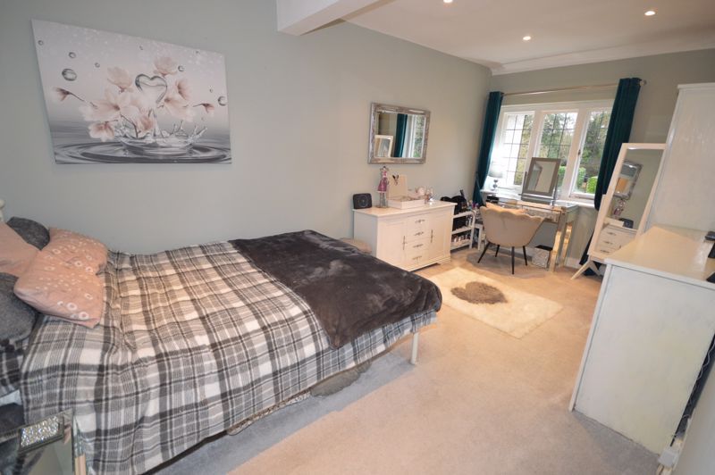 1 bed flat for sale in Ballinger, Great Missenden HP16, £289,950