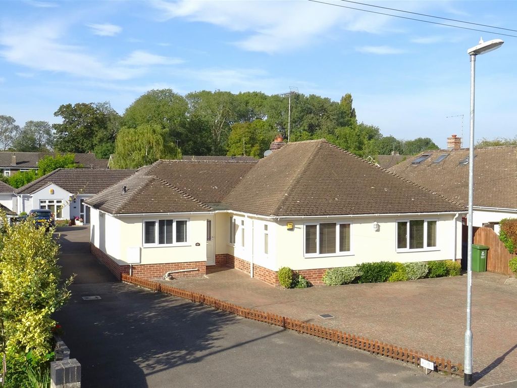 4 bed detached bungalow for sale in Mill End Road, Cherry Hinton, Cambridge CB1, £700,000