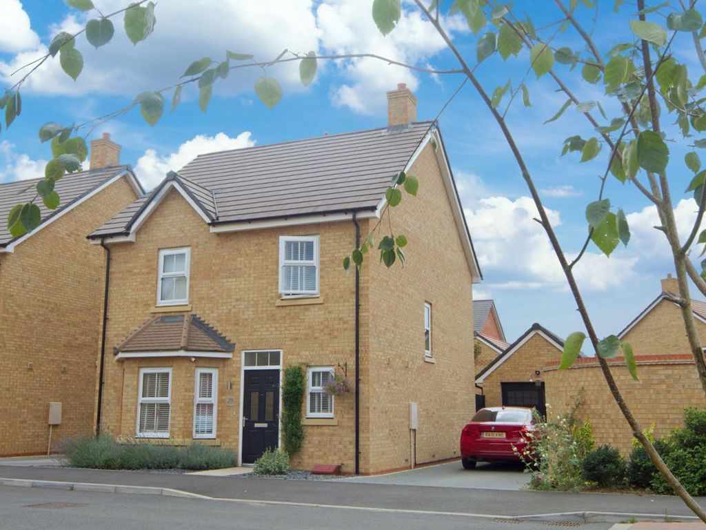 4 bed detached house for sale in Carter Meadow, Biggleswade SG18, £450,000