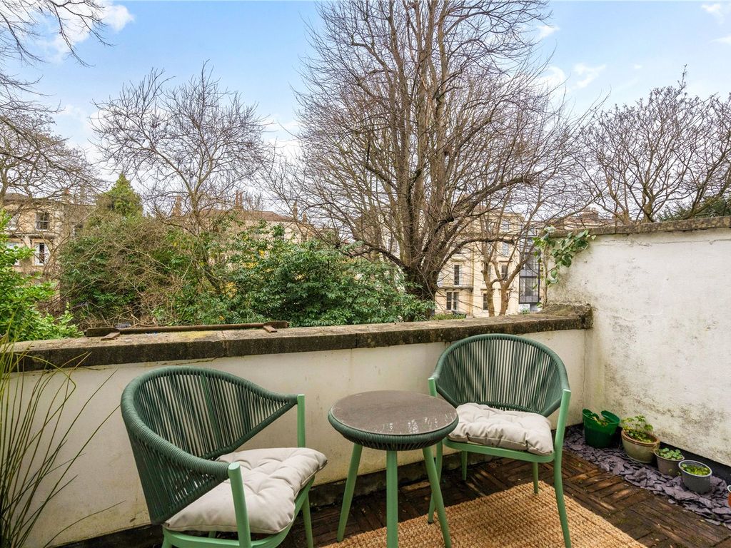 2 bed flat for sale in St. Pauls Road, Clifton, Bristol BS8, £385,000