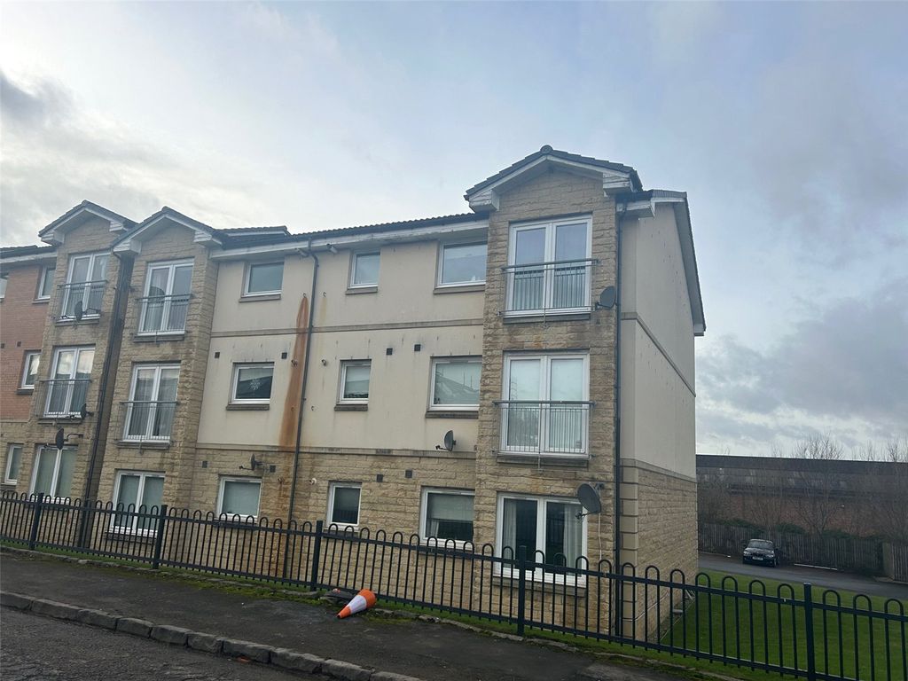 2 bed flat to rent in Wellington Street, Wishaw ML2, £650 pcm