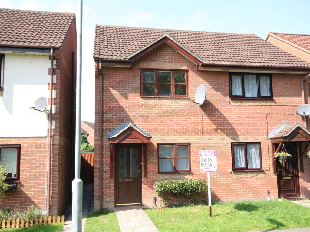 2 bed semi-detached house to rent in Leeward Close, Bridgwater TA6, £950 pcm