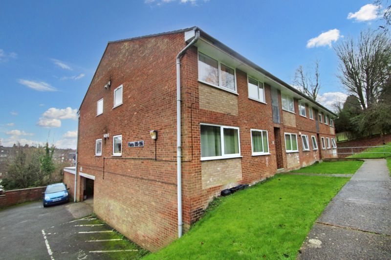 2 bed flat for sale in Windsor Drive, High Wycombe HP13, £169,950