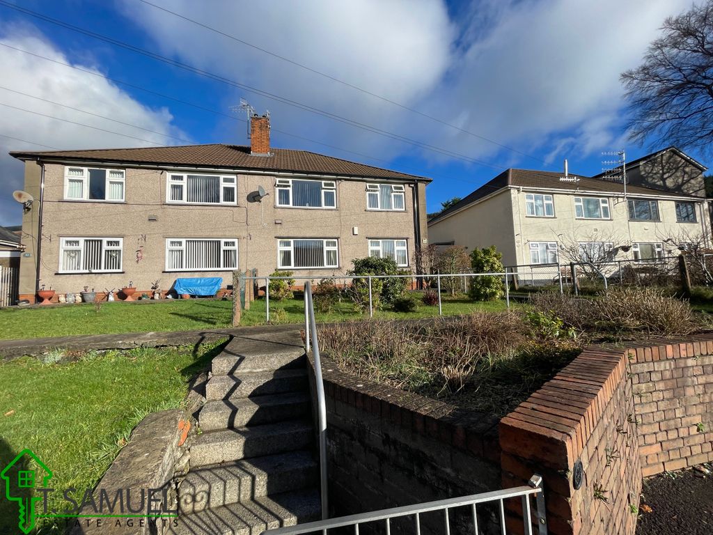 2 bed flat for sale in The Poplars, Mountain Ash, Mid Glamorgan CF45, £85,000