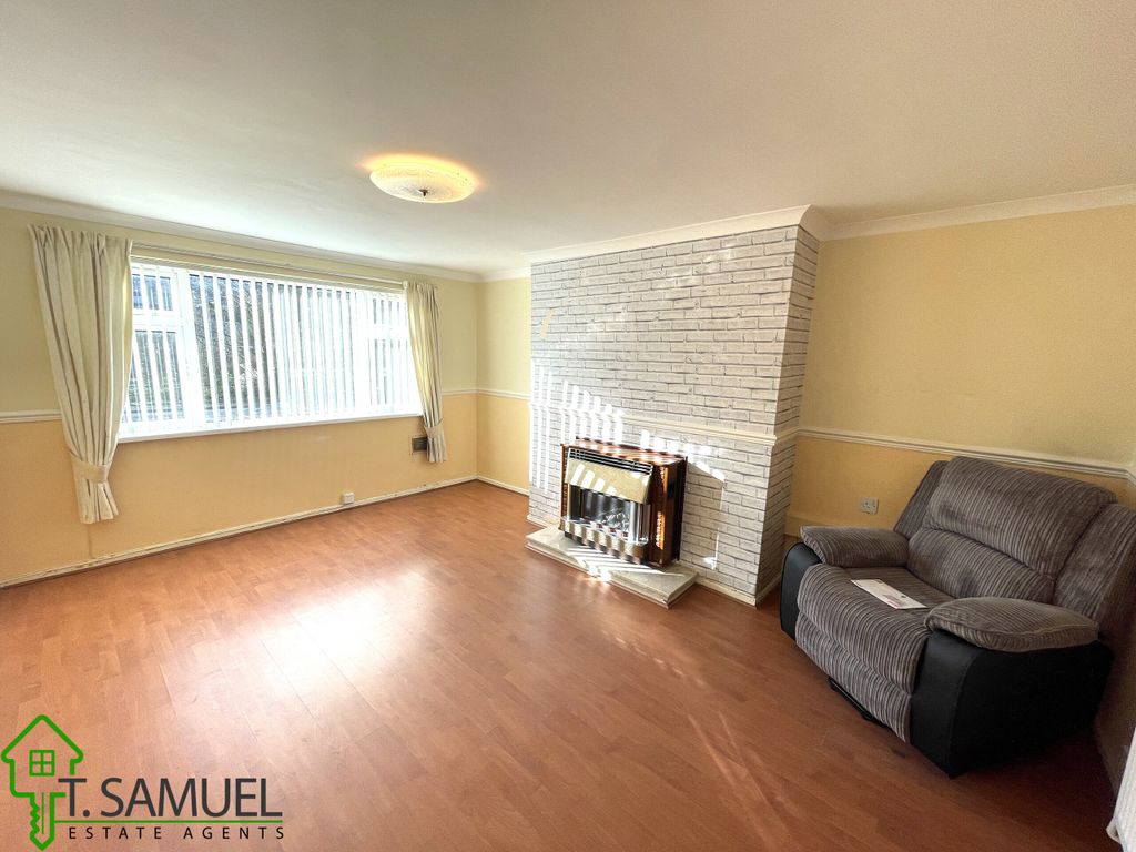 2 bed flat for sale in The Poplars, Mountain Ash, Mid Glamorgan CF45, £85,000