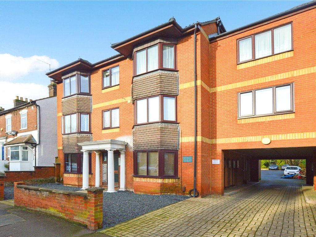 1 bed flat for sale in West Street, Dunstable, Bedfordshire LU6, £150,000