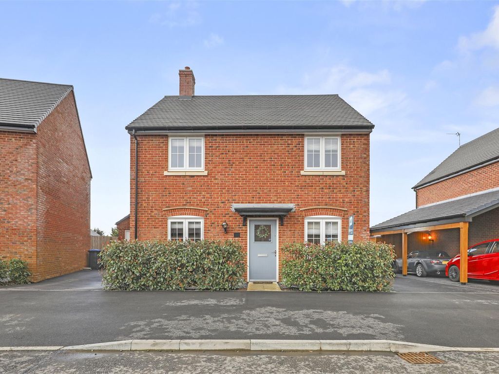 4 bed detached house for sale in Harvest Road, Market Harborough LE16, £425,000