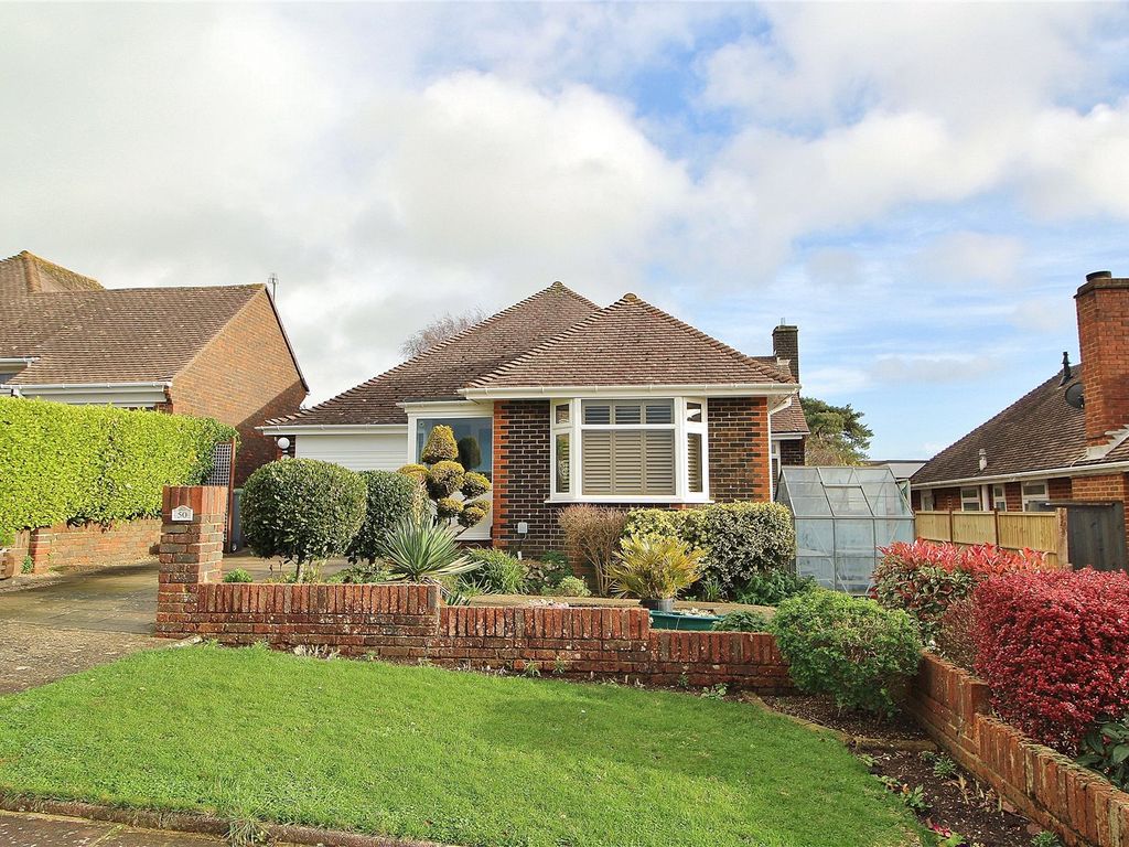 3 bed bungalow for sale in Chute Avenue, High Salvington, Worthing BN13, £580,000