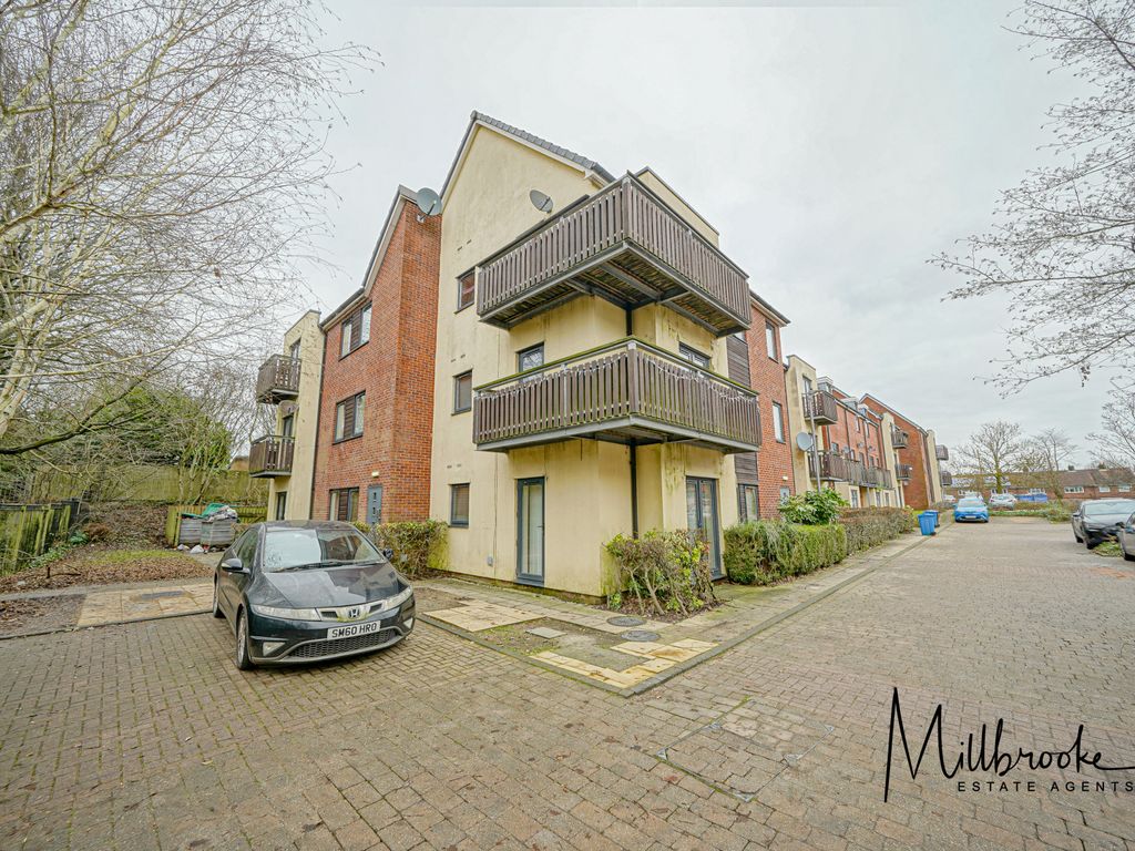 2 bed terraced house to rent in Mere Drive, Manchester M27, £900 pcm