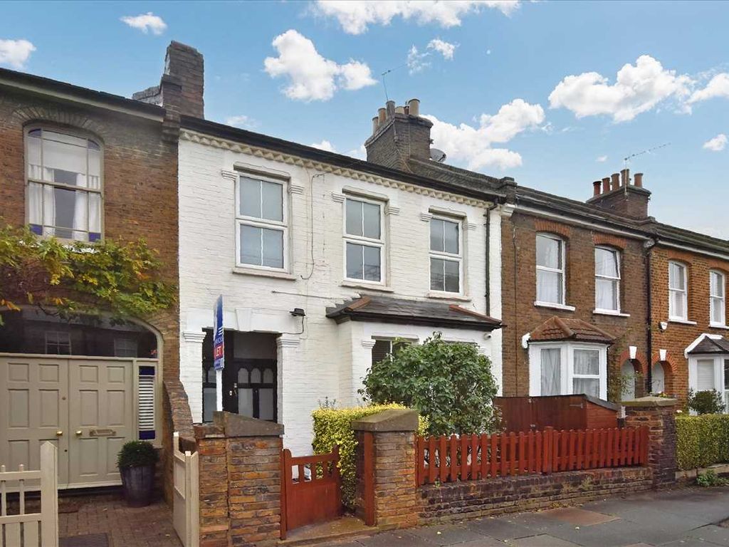 2 bed flat for sale in Antrobus Road, London W4, £465,000