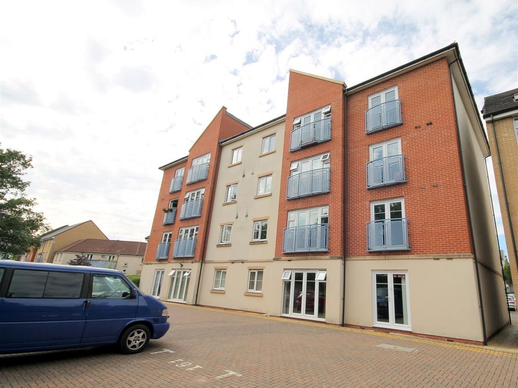 2 bed flat to rent in Whistle Road, Mangotsfield, Bristol BS16, £975 pcm