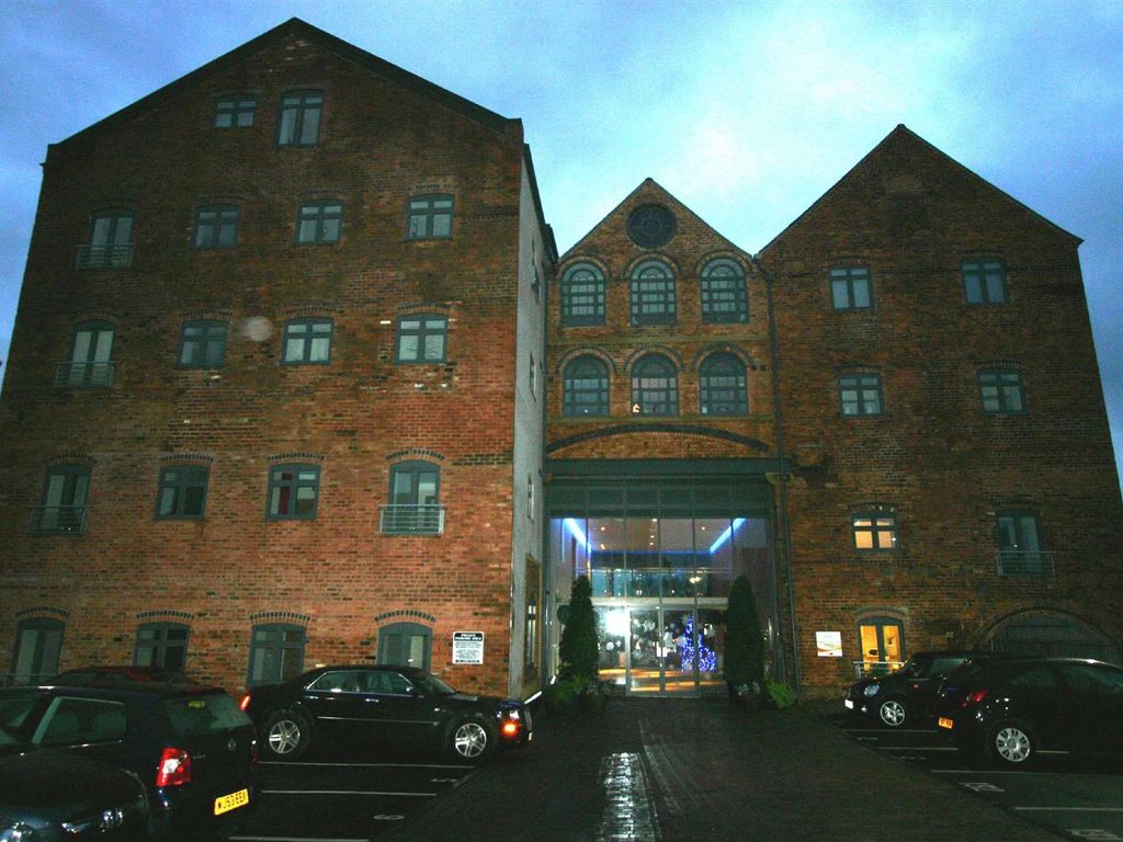 1 bed flat to rent in Smiths Flour Mill, Wolverhampton Street, Walsall WS2, £750 pcm