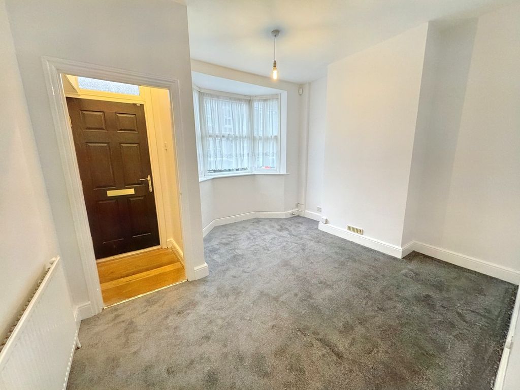 2 bed property to rent in Pitchford Street, Stratford E15, £2,000 pcm