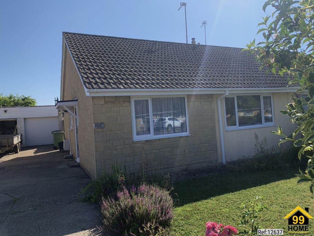 2 bed semi-detached bungalow for sale in Betterton’S Close, Fairford, Gloucs GL7, £325,000