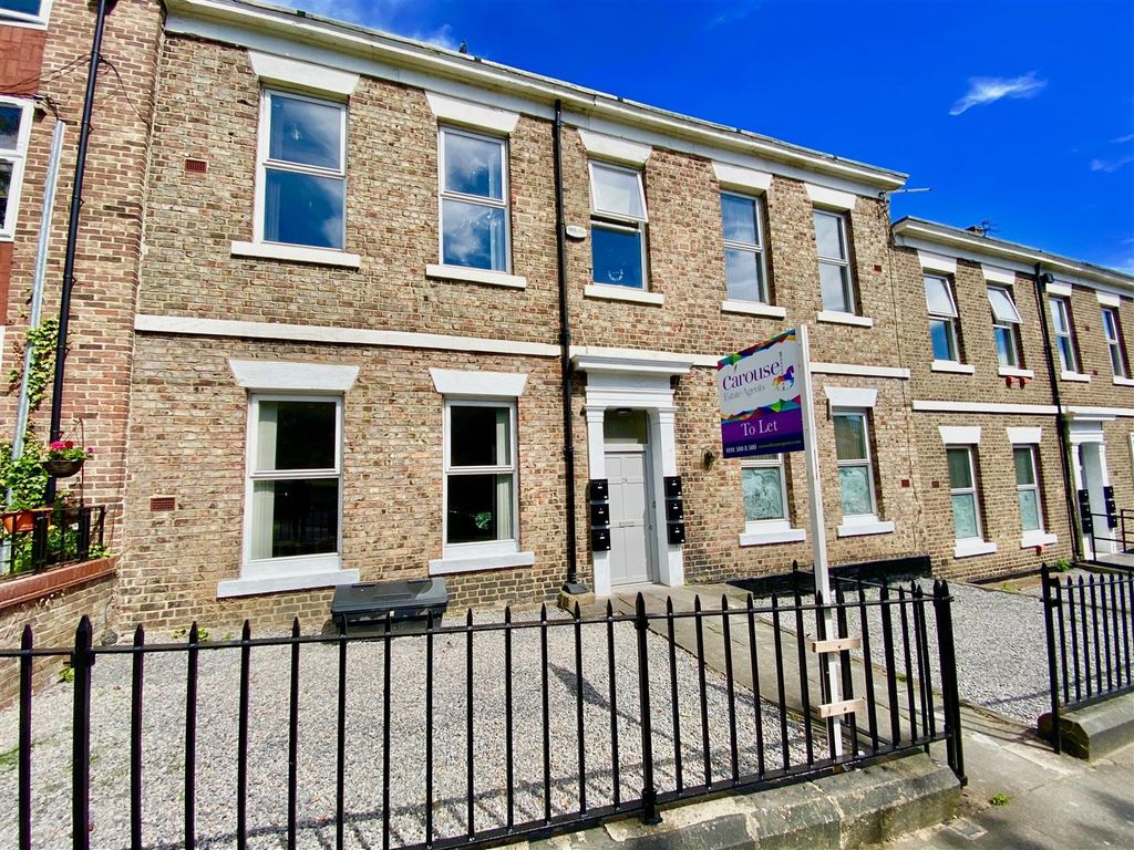 2 bed flat to rent in Hawthorn Terrace, Newcastle Upon Tyne NE4, £750 pcm