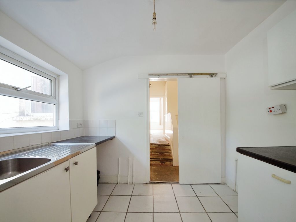 1 bed flat for sale in St. Loy's Road, London N17, £180,000