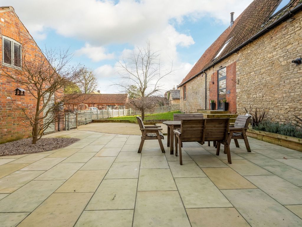 5 bed barn conversion for sale in High Street, Sharnbrook MK44, £825,000