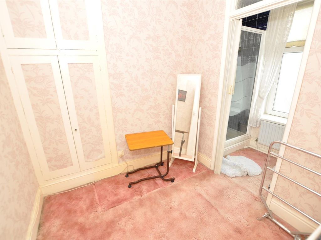 2 bed property for sale in Elliston Terrace, Carmarthen SA31, £104,500