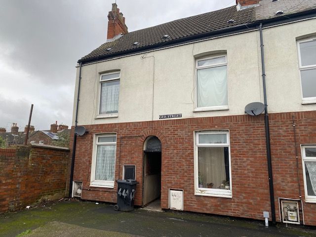 2 bed terraced house to rent in Gee Street, Hull HU3, £495 pcm
