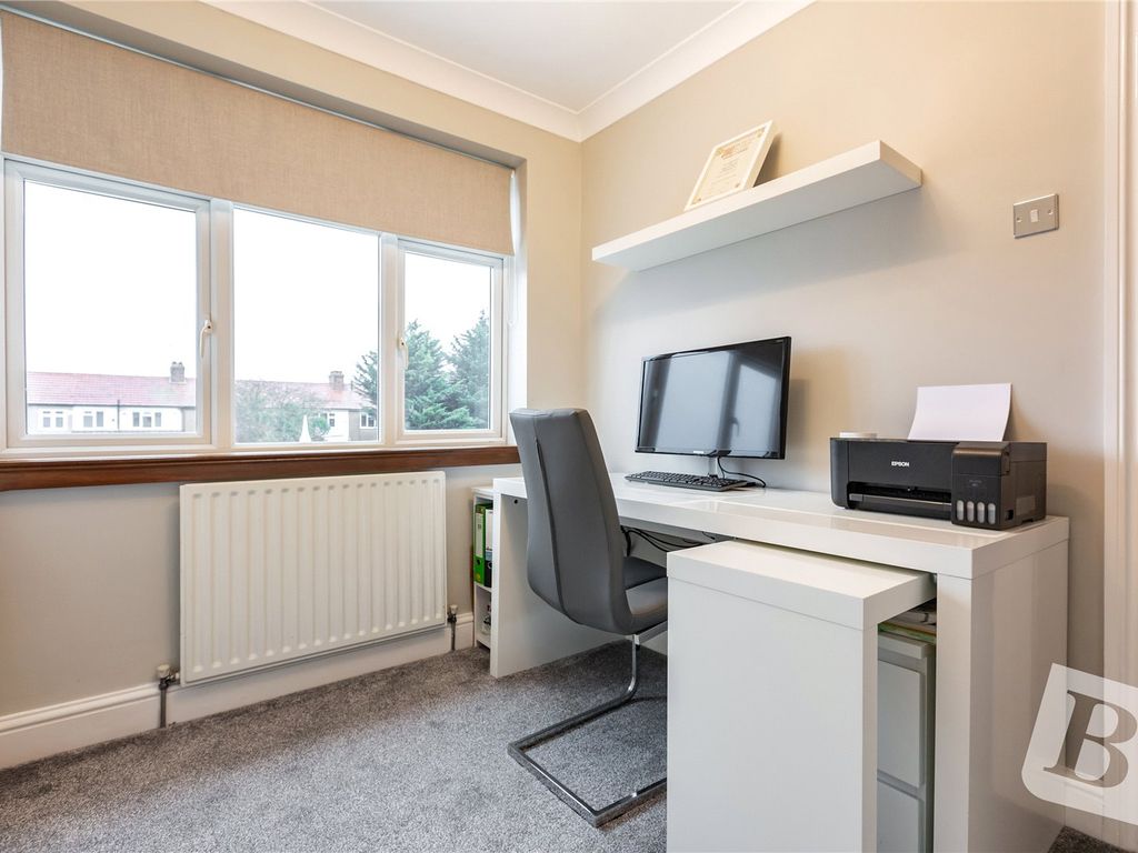 3 bed end terrace house for sale in Linley Crescent, Romford RM7, £550,000