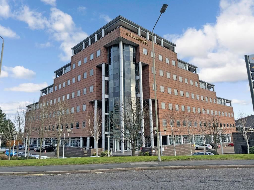 1 bed flat for sale in Waterfront West, Brierley Hill DY5, £75,000