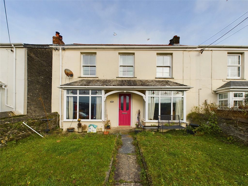 3 bed end terrace house for sale in Egloshayle Road, Wadebridge PL27, £350,000