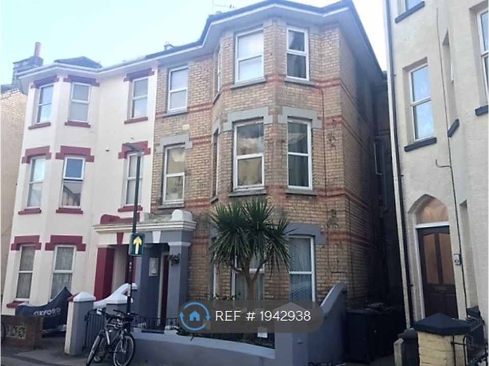 Studio to rent in Purbeck Road, Bournemouth BH2, £775 pcm