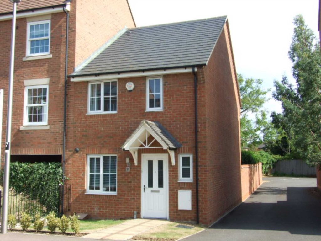3 bed end terrace house to rent in Greensand View, Woburn Sands MK17, £1,400 pcm