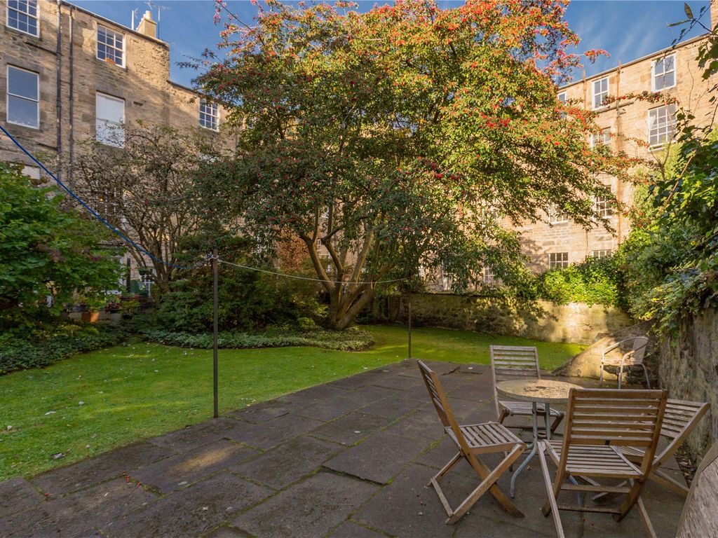 2 bed flat for sale in Hart Street, Edinburgh, Midlothian EH1, £445,000
