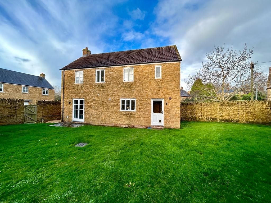 4 bed detached house for sale in Alvington Fields, Yeovil BA22, £380,000