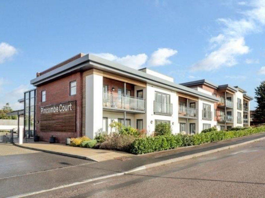 2 bed flat for sale in Buckingham Close, Exmouth EX8, £375,000