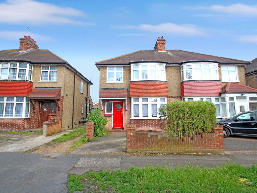 3 bed semi-detached house to rent in Hitherbroom Road, Hayes UB3, £1,475 pcm