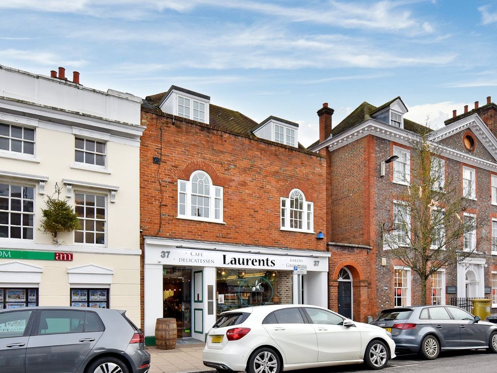 2 bed flat to rent in High Street, Marlow, Buckinghamshire SL7, £1,600 pcm
