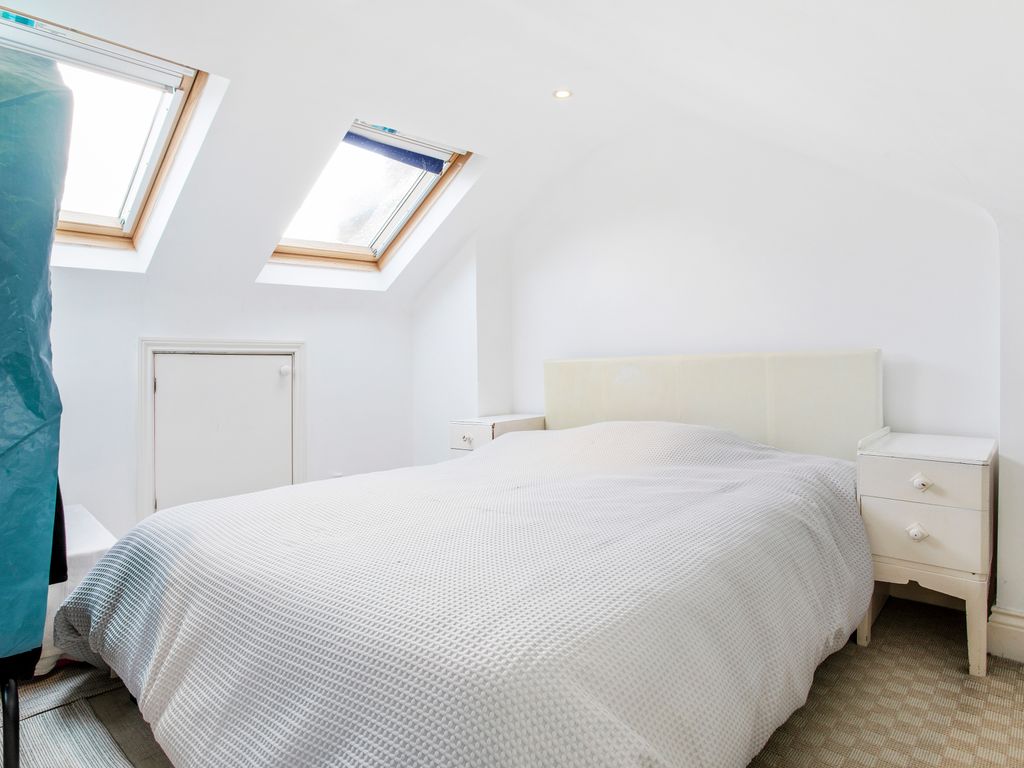 3 bed detached house for sale in Brampton Grove, Harrow HA3, £625,000
