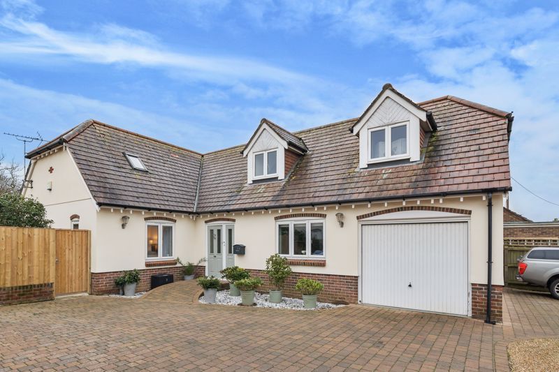3 bed detached house for sale in Dorchester Road, Wool BH20, £650,000