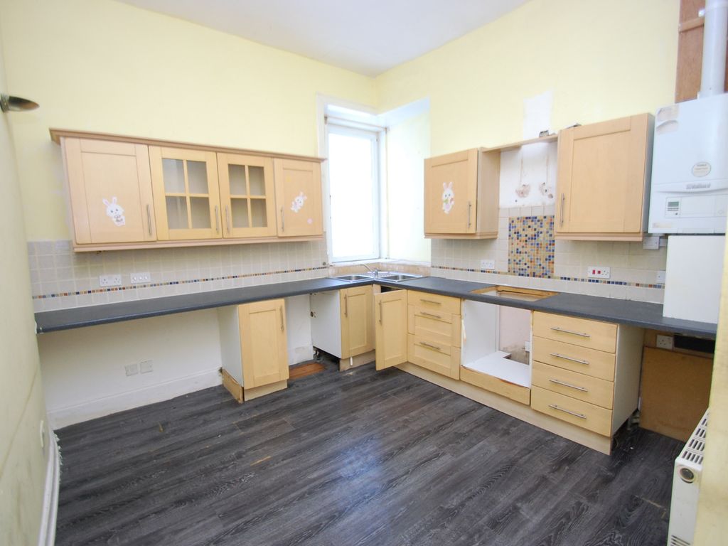 3 bed flat for sale in 3/1 40 Nithsdale Drive, Glasgow, City Of Glasgow G41, £115,000