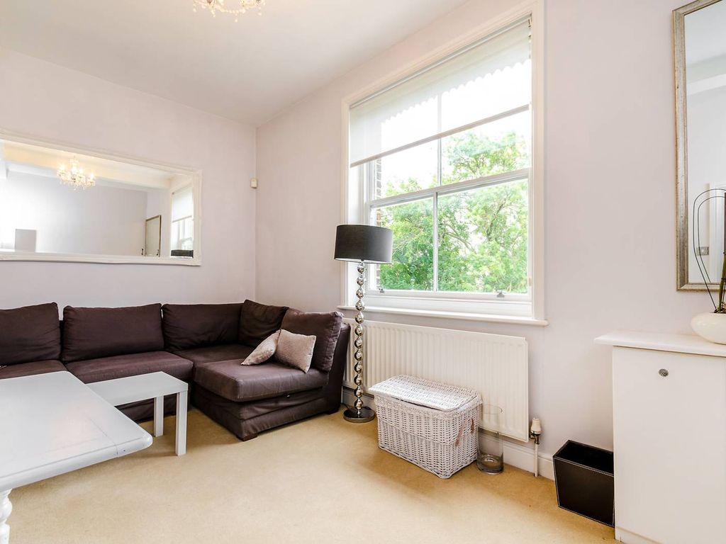 2 bed flat to rent in Langley Road, Surbiton KT6, £1,995 pcm