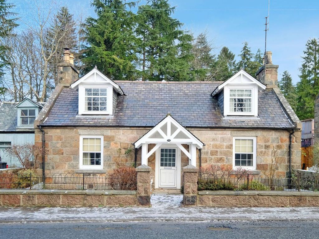 3 bed cottage for sale in North Deeside Road, Kincardine Oneil Aboyne, Aberdeenshire AB34, £225,000