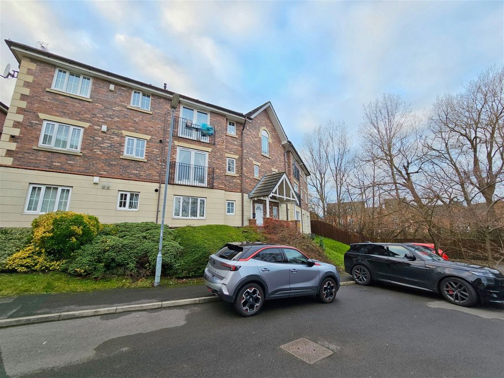 2 bed flat for sale in Valley Grove, Lundwood, Barnsley S71, £80,000