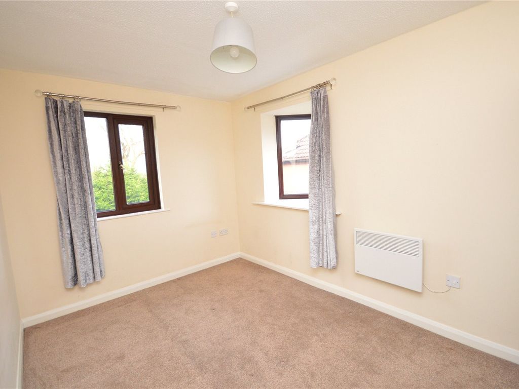 2 bed terraced house for sale in Genista Drive, Leeds, West Yorkshire LS10, £138,000