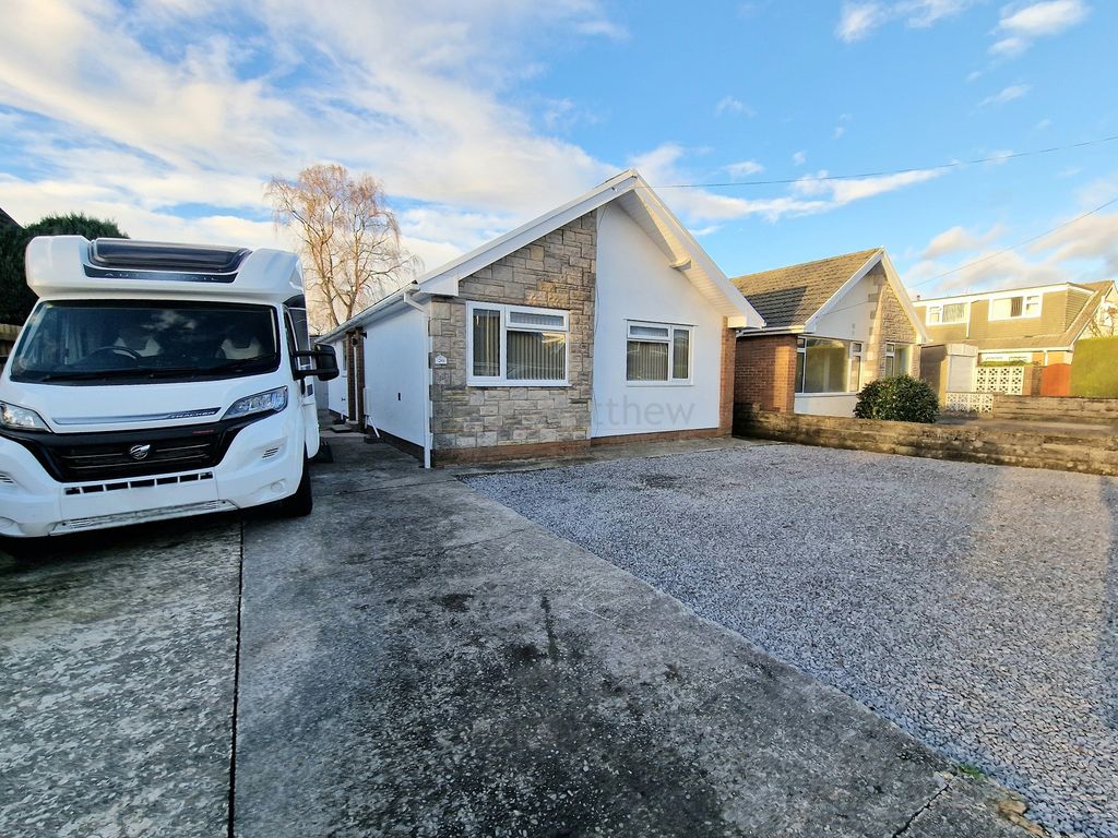 3 bed detached bungalow for sale in Coed Bach, Pencoed, Bridgend County. CF35, £320,000