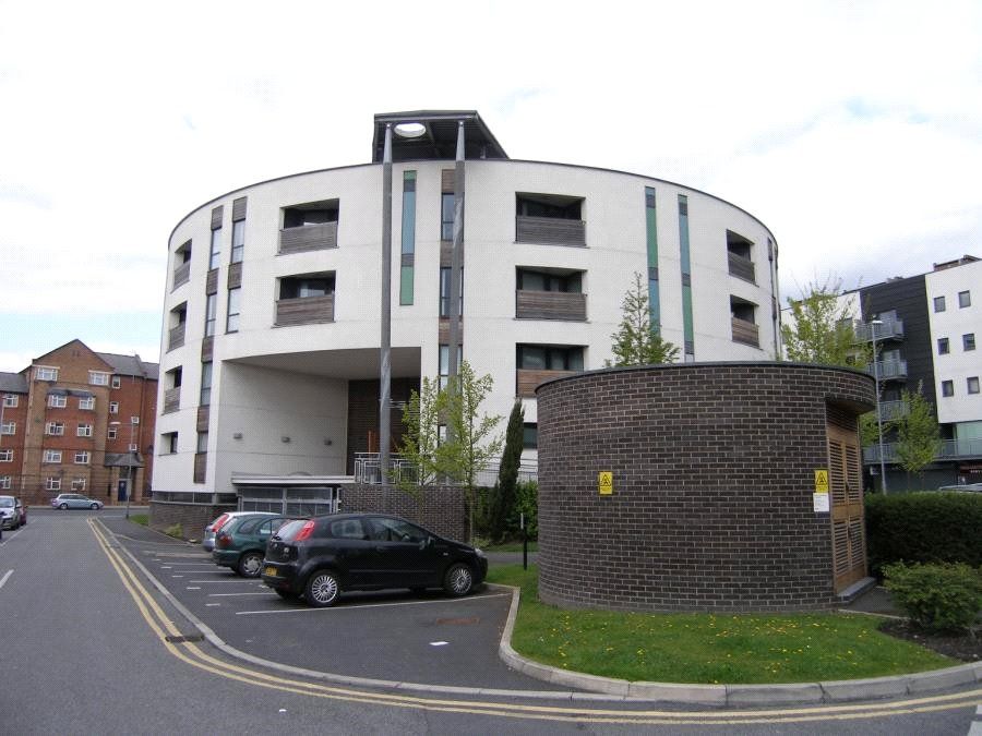 2 bed flat for sale in Boston Street, Manchester, Greater Manchester M15, £125,000