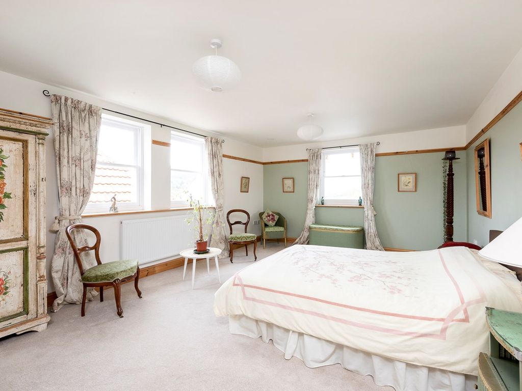 5 bed detached house to rent in London Road West, Batheaston, Bath BA1, £5,000 pcm