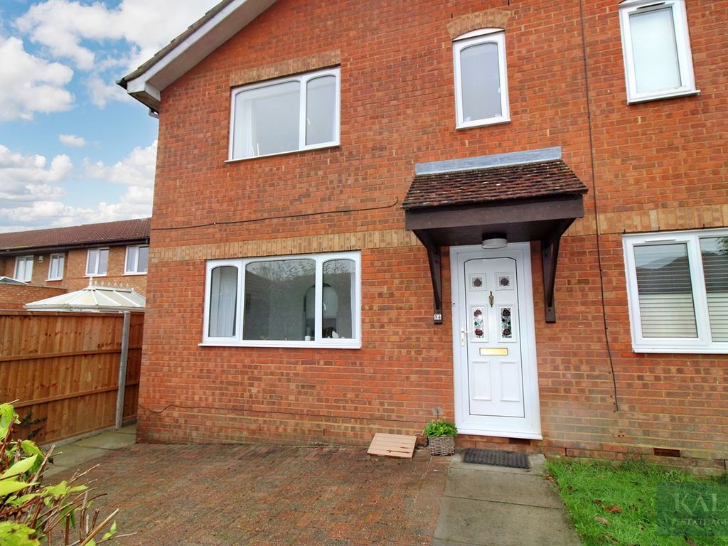 2 bed property to rent in Colwyn Close, Stevenage SG1, £1,280 pcm