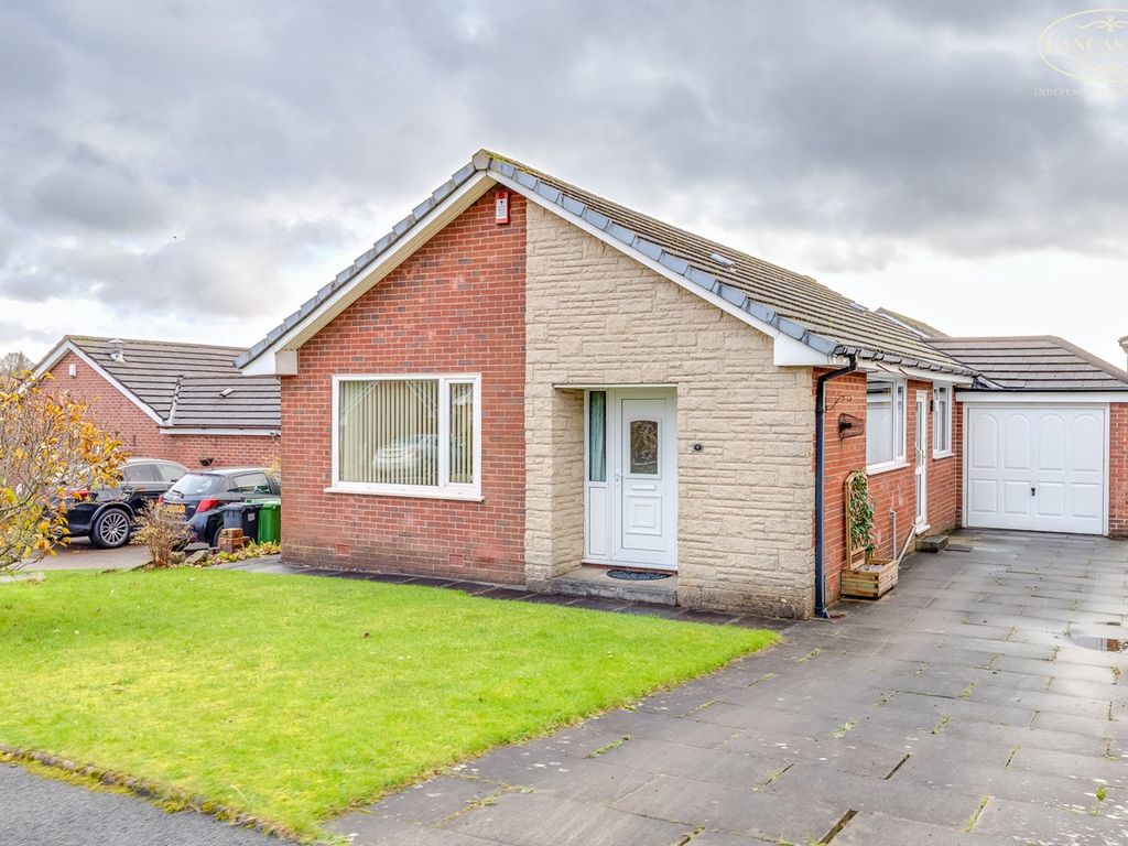 3 bed detached bungalow for sale in Chesterton Drive, Bolton BL3, £300,000