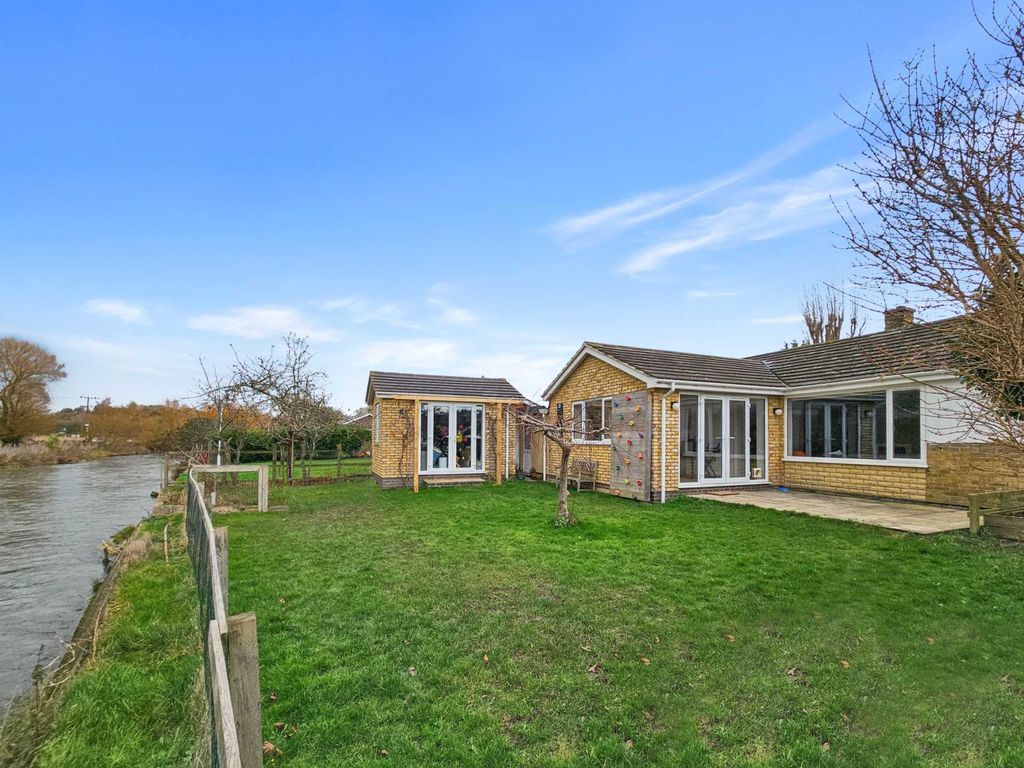 3 bed semi-detached bungalow for sale in Hassall Reach, Canterbury CT1, £550,000