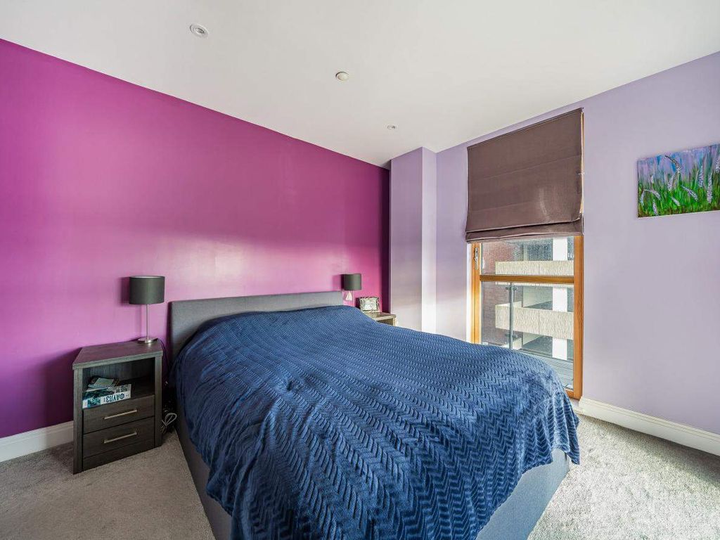 3 bed flat for sale in Blagdon Road, New Malden KT3, £650,000