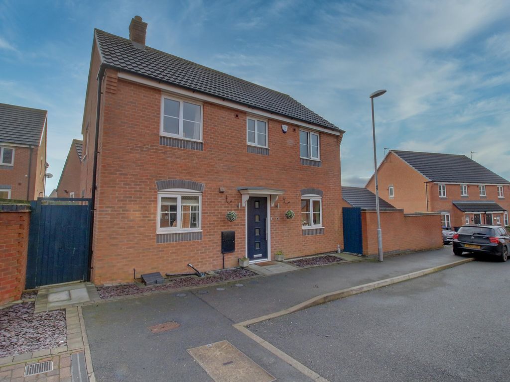 3 bed detached house for sale in Howden Close, Bagworth, Coalville LE67, £300,000