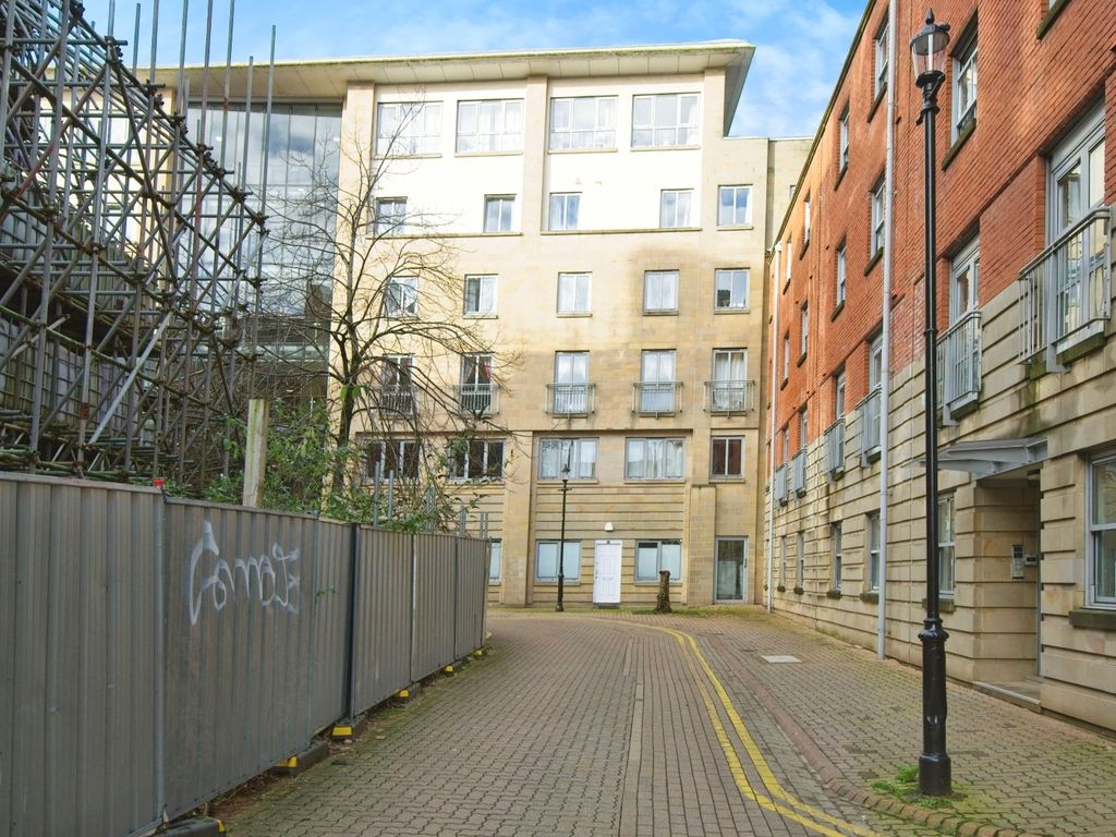 2 bed flat for sale in St Stephens Mansions, Mount Stuart Square, Cardiff CF10, £200,000